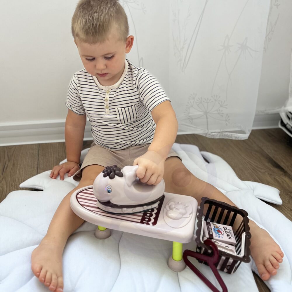 Lyginimo lenta su muzika ir priedais Lyginimo lenta su muzika ir priedais