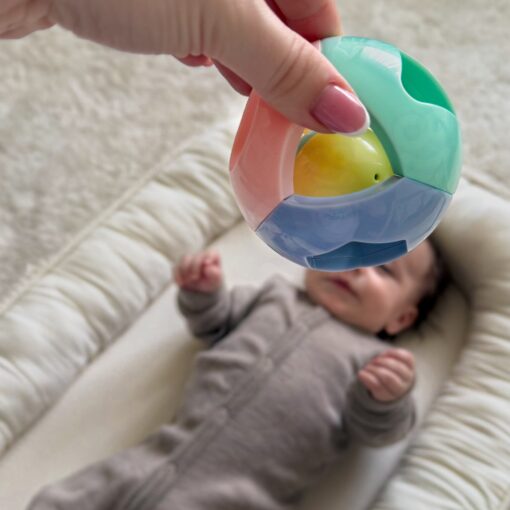 WOOPIE BABY pastelinis barškutis ropojantis kamuoliukas 0m+
