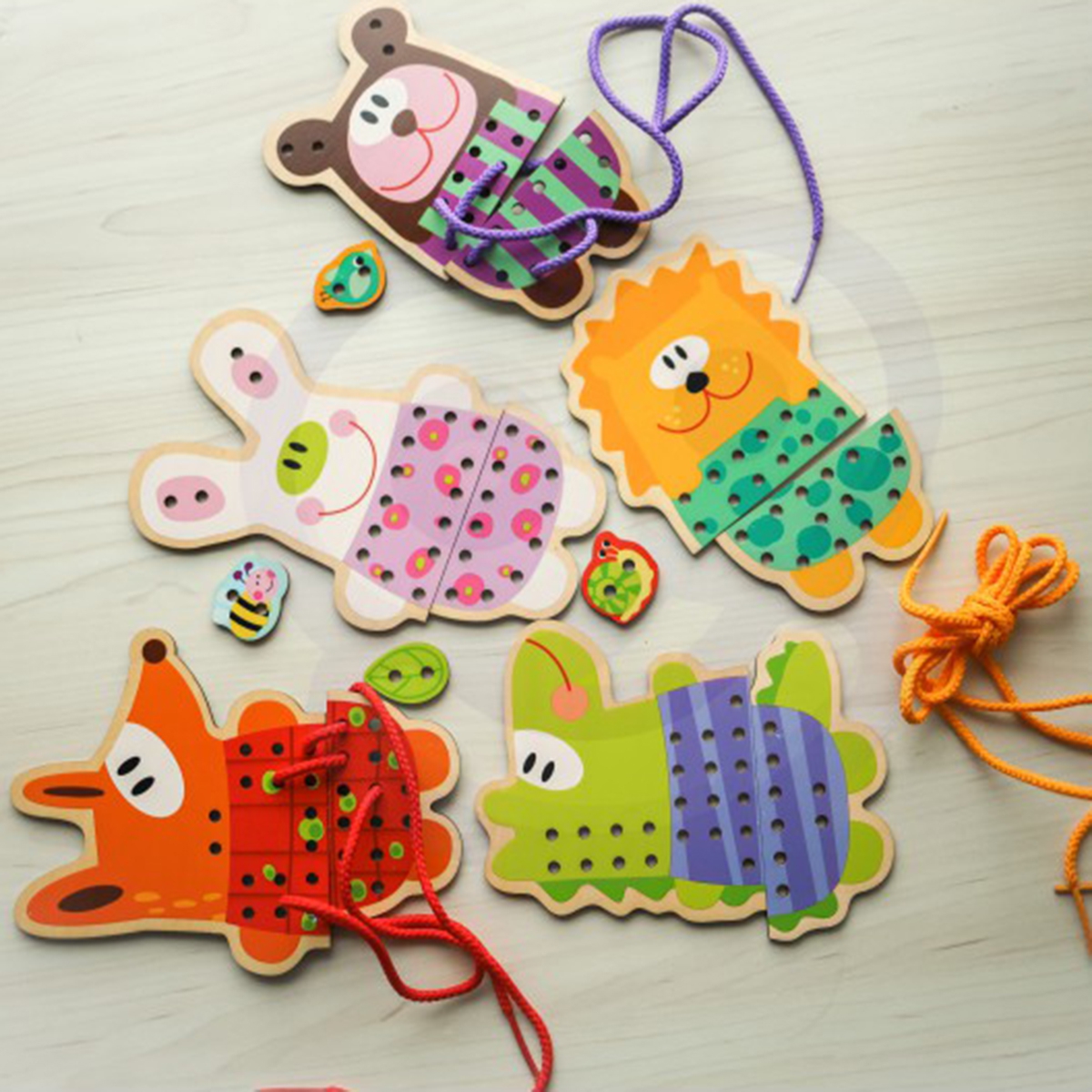 WOOPIE GREEN mediniai nėriniai 5 viename gyvūnai siūlams vėrti WOOPIE GREEN mediniai nėriniai 5 viename gyvūnai siūlams vėrti