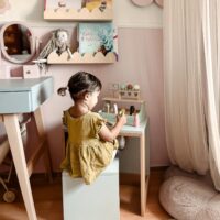 WOOPIE GREEN medinis ledų kioskelių rinkinys su ledų stovu