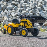 FALK Komatsu pedalinis traktorius su ekskavatoriaus kaušu ir priekaba