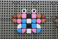 MASTERKIDZ 64 geometrinių formų kaiščių rinkinys STEM lentoms