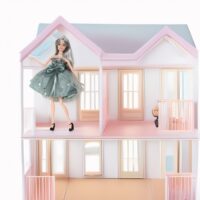 WOOPIE ROYAL Lėlė Emi – Stilinga Princesė su Aksesuarais (29 cm)
