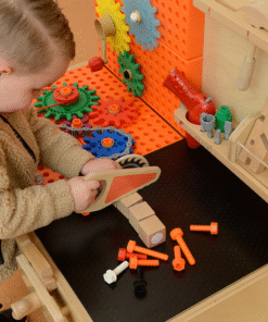 „Masterkidz“ medinės dirbtuvės XXL Montessori STEM su įrankiais ir priedais.