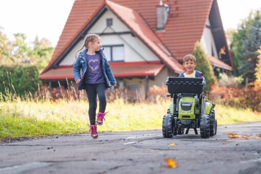 Falk Claas Axos 330 pedalinis traktorius su krautuvu