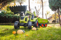 Falk Claas Axos 330 pedalinis traktorius su krautuvu