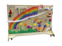 MASTERKIDZ STEM Manipulation Board – mobilus edukacinis manipuliacijų stendas su perforuota sienele