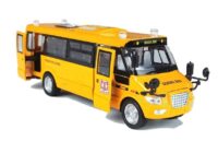 Metalinis mokyklinis autobusas su trinties pavara – „Die-Cast“ modelis su šviesomis ir garsais