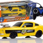 Nuotoliniu būdu valdomas sportinis automobilis 1:20 – geltonas lenktyninis modelis „Pilot 13“