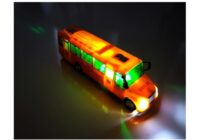 Pavasarinės pavaros mokyklinis autobusas su šviesomis