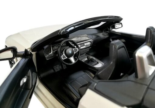 Radijo bangomis valdomas BMW Z4 Roadster Rastar 1:14