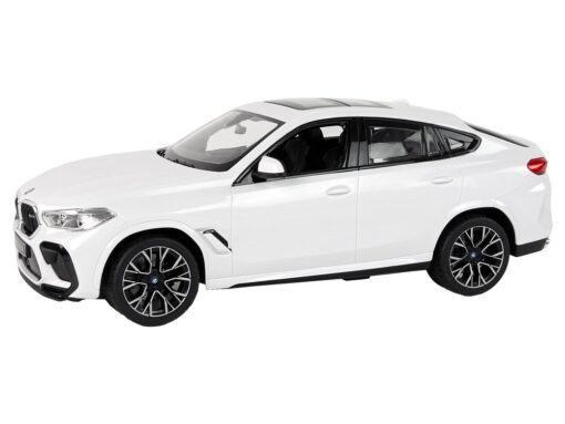 Bmw X6 M baltas automobilis su pultu
