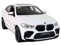 Bmw X6 M baltas automobilis su pultu