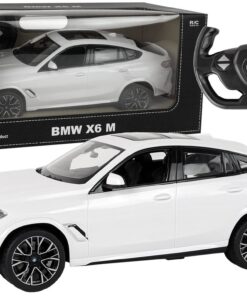 Bmw X6 M baltas automobilis su pultu