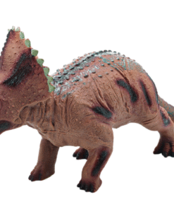 Didelis triceratops dinozauras su garsais