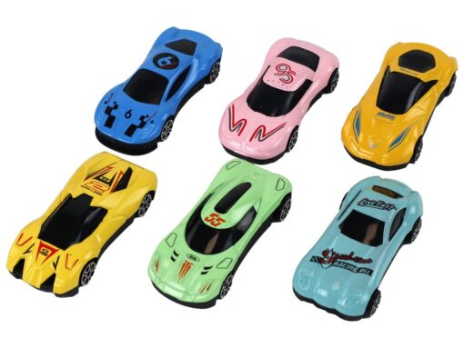 Didelis vilkikas su 6 automobiliais