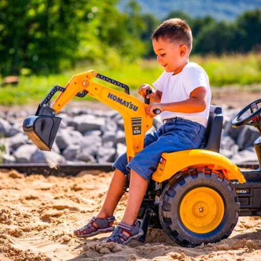 FALK „Komatsu“ pedalinis traktorius su ekskavatoriaus kaušu ir priekaba