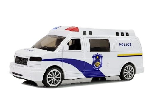 Policijos automobilis su traukimo mechanizmu