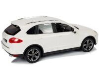 Porsche Cayenne RASTAR 1:14 – baltas nuotolinio valdymo automobilis (2.4G)