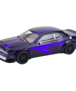 Tamsiai violetinis sportinis automobilis su pavara