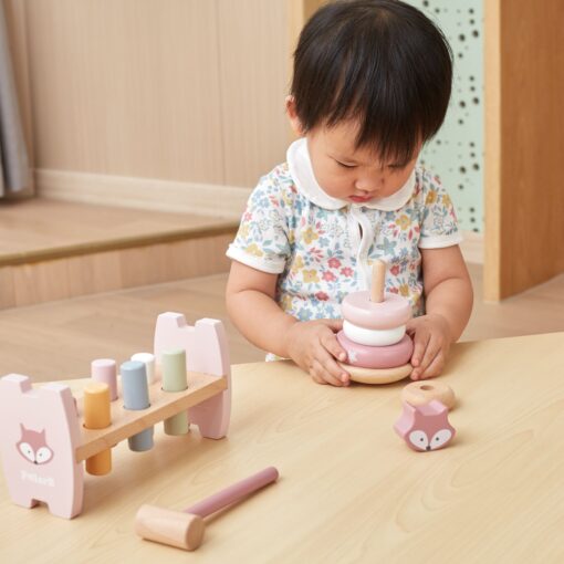 VIGA PolarB medinė piramidė + kalimo su plaktuku rinkinys „Montessori Lapė“