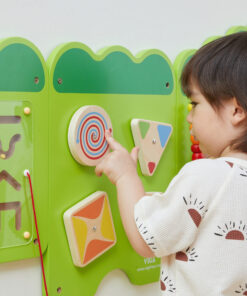 VIGA medinė manipuliacinė sensorinė lenta „Krokodilas“ Montessori