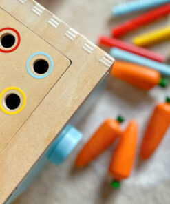 WOOPIE GREEN medinė edukacinė 4-in-1 Montessori rūšiavimo dėžutė „Morkų žaidimas“