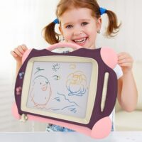 „WOOPIE“ magnetinė spalvinimo lenta su žymekliu + 2 violetiniai antspaudai