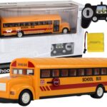 Geltonas nuotoliniu valdomas mokyklinis autobusas