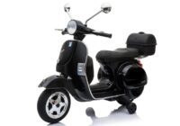 Juoda elektrinė Vespa vaikams