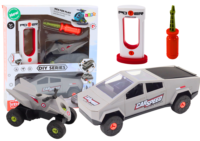 Modernus automobilis su keturračiu ir įkrovimo stotele – ardymo (DIY) rinkinys