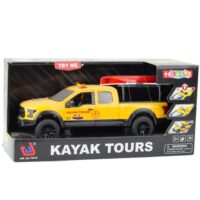 Off-road pikapas su baidare ir efektais