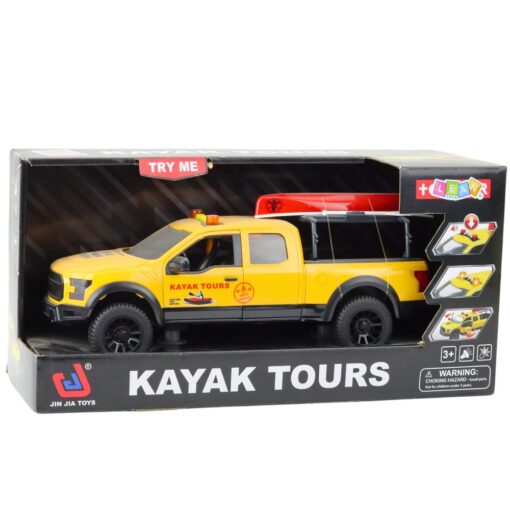 Off-road pikapas su baidare ir efektais
