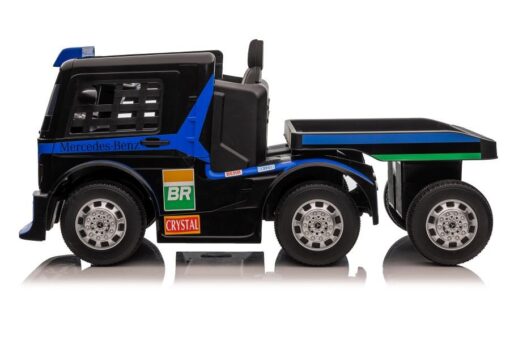 Tamsiai mėlynas Mercedes XMX622B su puspriekabe