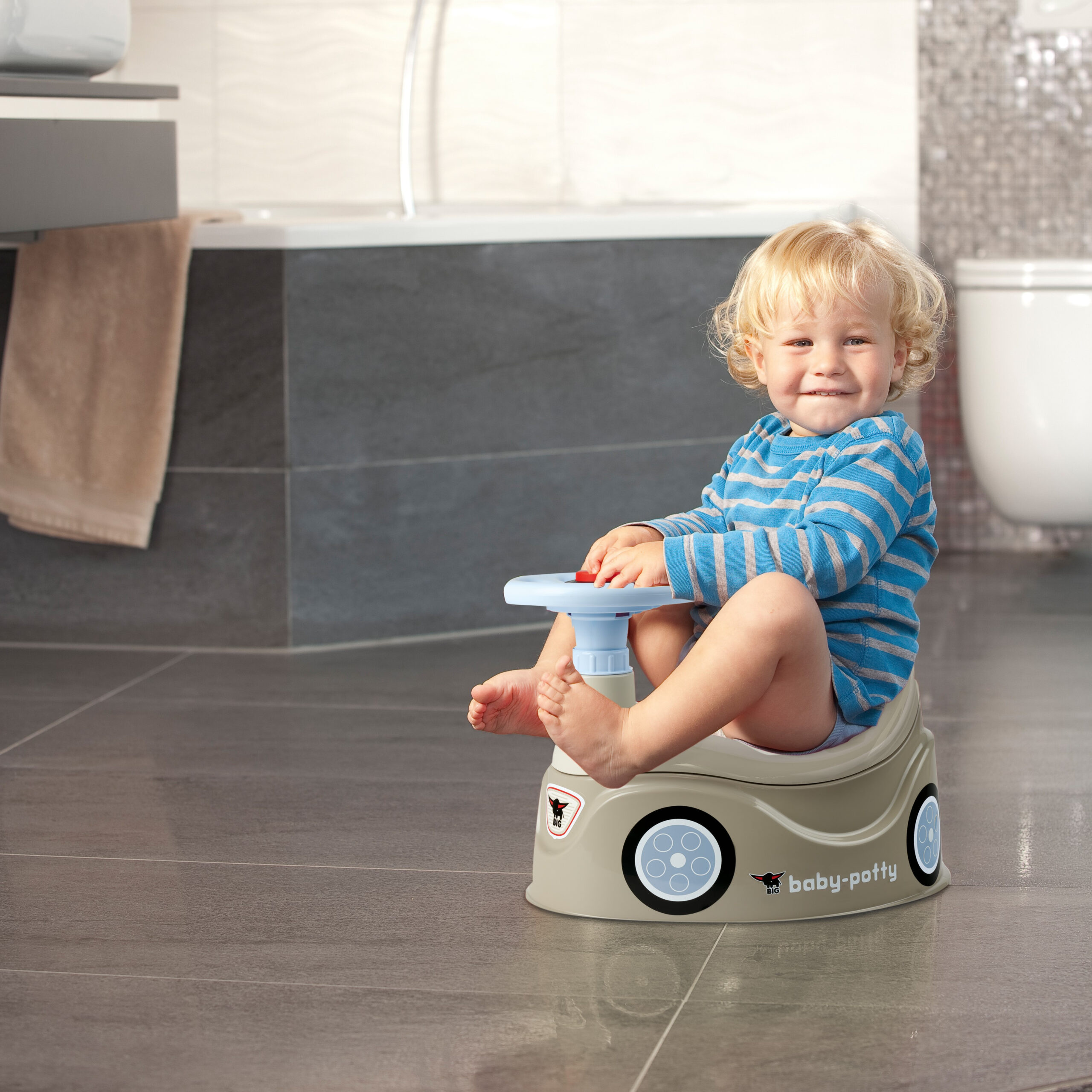 BIG New Bobby Car naktipuodis–automobilis
