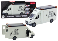 Baltas arklių transporterio automobilis