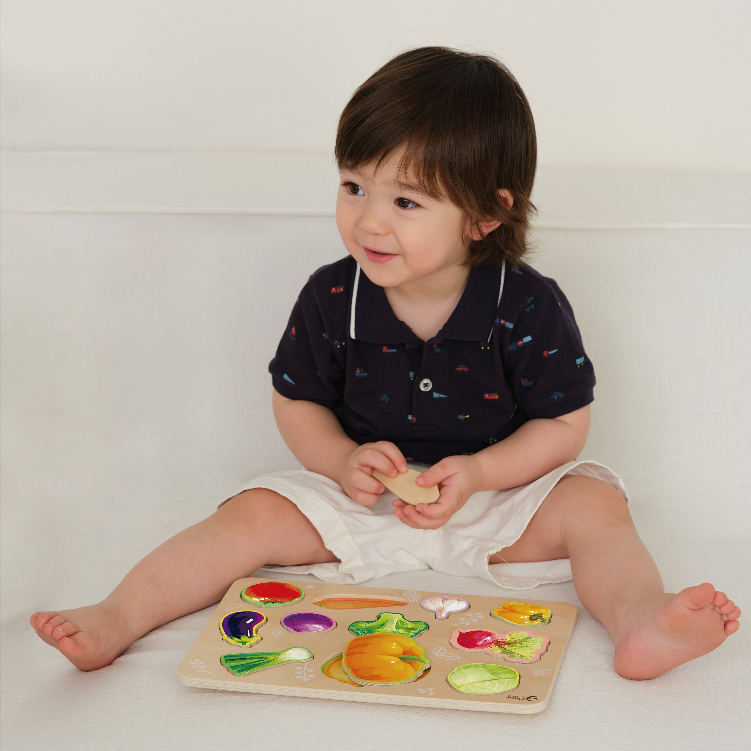 Classic World medinė Montessori daržovių dėlionė – 6 el.