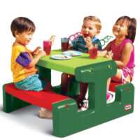 Little Tikes žaliai‑raudonas pikniko stalas su sėdynėmis