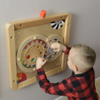 Masterkidz medinė edukacinė lenta su krumpliaračiais