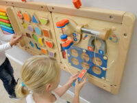 Masterkidz medinė edukacinė lenta „Magnetizmo eksperimentai“
