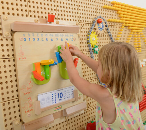 Masterkidz medinė matematinė manipuliacinė lenta „Mokausi skaičiuoti iki 10“