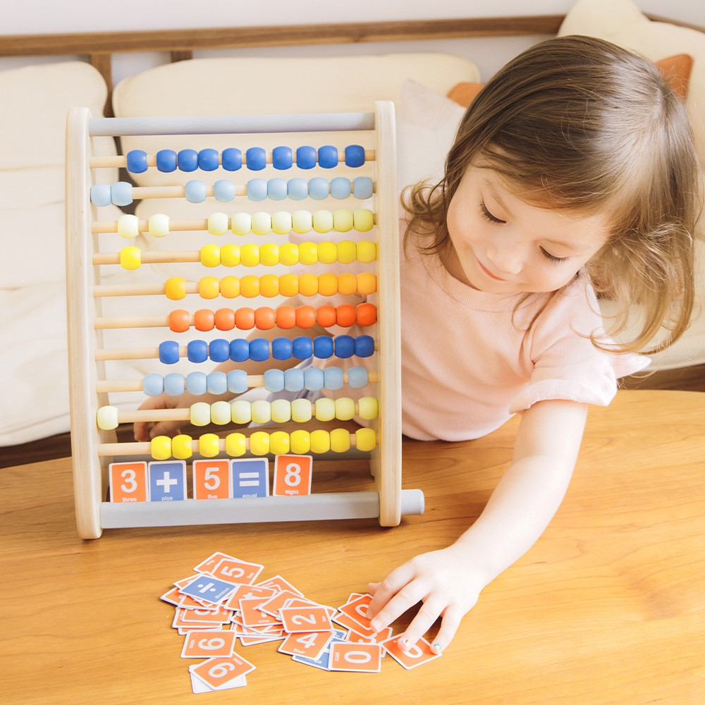 Medinis edukacinis abacus su 46 elementais ir užduočių kortelėmis