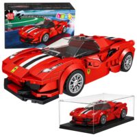 Raudonas sportinis automobilis iš 364 detalių