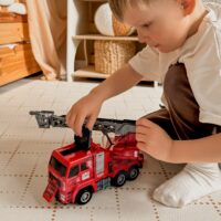 Savaeigis gaisrinės automobilis ir mini mašinėlėmis