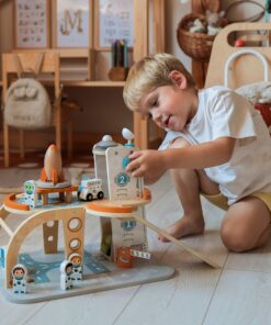 Tooky Toy medinė kosminė stotis su raketa