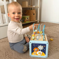 Tooky Toy medinė kosmoso aktyvumo kubo stotis