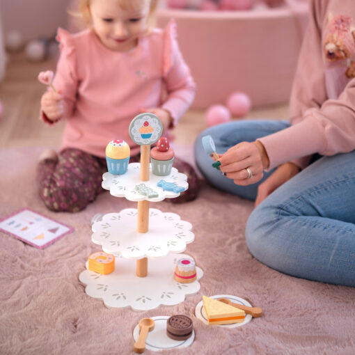 Tooky Toy medinė trijų aukštų saldumynų patera su 22 elementais