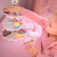Tooky Toy medinė trijų aukštų saldumynų patera su 22 elementais