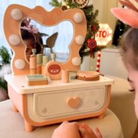 Tooky Toy medinis grožio staliukas su apšviečiamu veidrodžiu ir aksesuarais