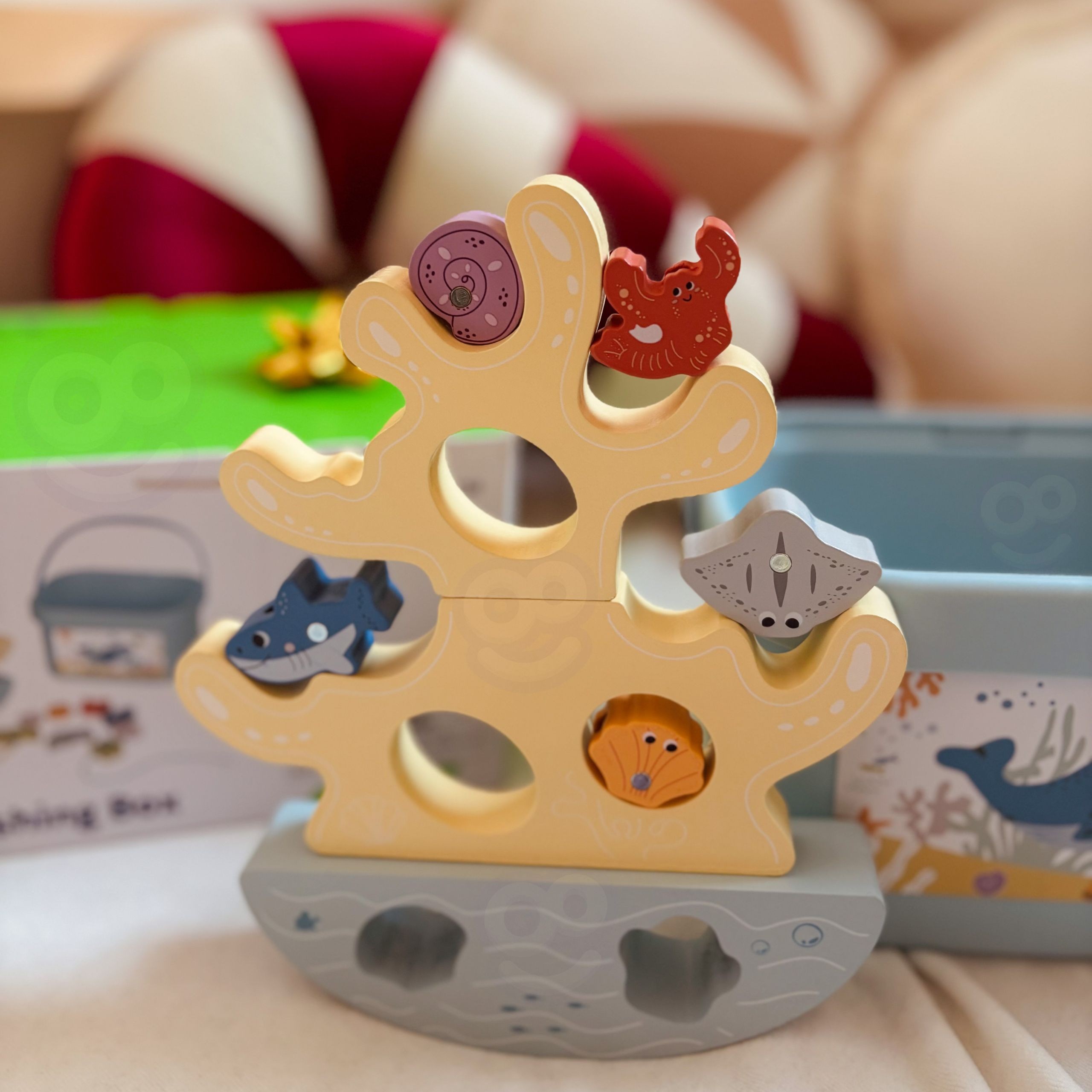 Tooky Toy medinis jūros pasaulio rinkinys 2in1: balansavimo bokštas + magnetinė žvejyba